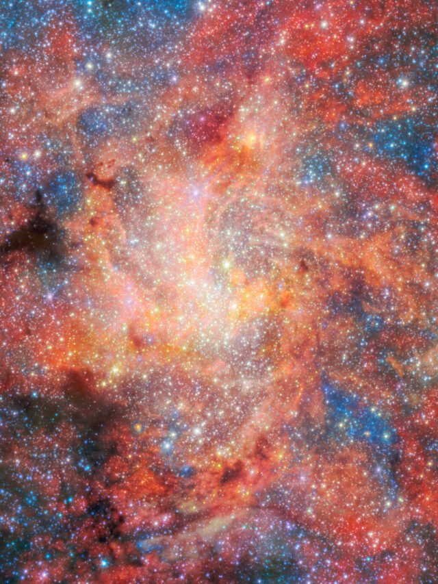 Dust and water spotted close to giant black hole